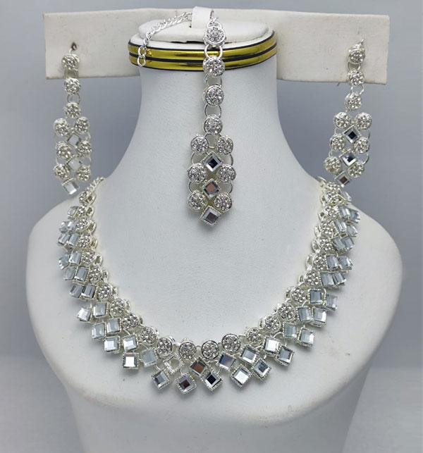 Necklace Set With Earring & Matha Patti