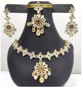 Beautuful Kundan Party Wear Jewellery Set Design with Drop Earrings Set