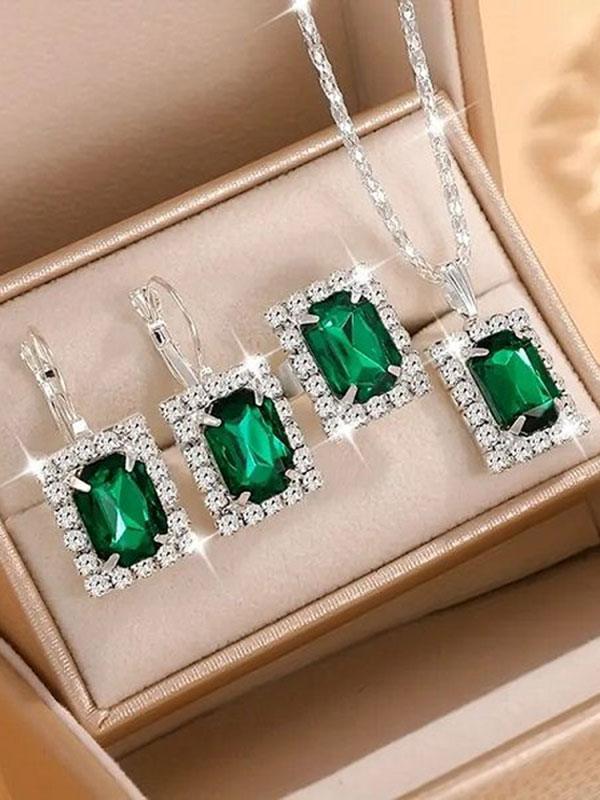 Sparkling And Exquisite AD Zircon Necklace Set With Ring & Tops